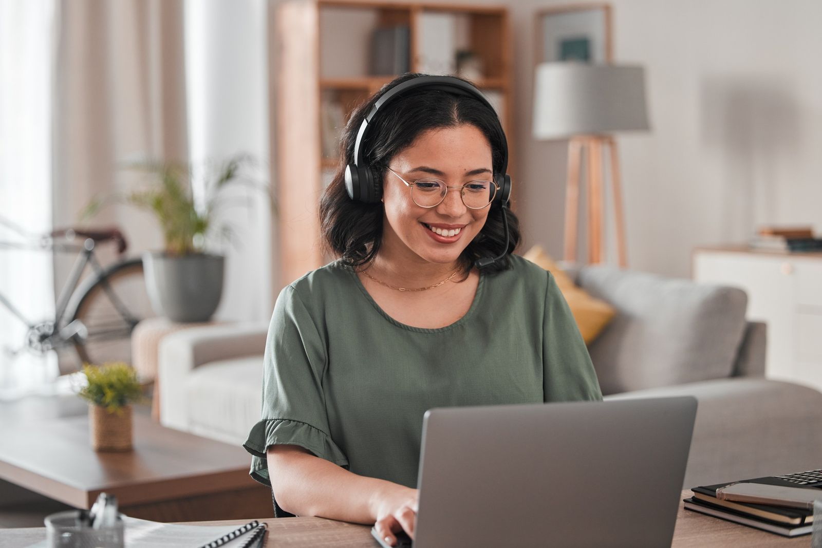 Trabalhar Online: Top 10 Profissões Home-Office Para 2024 – FDJY